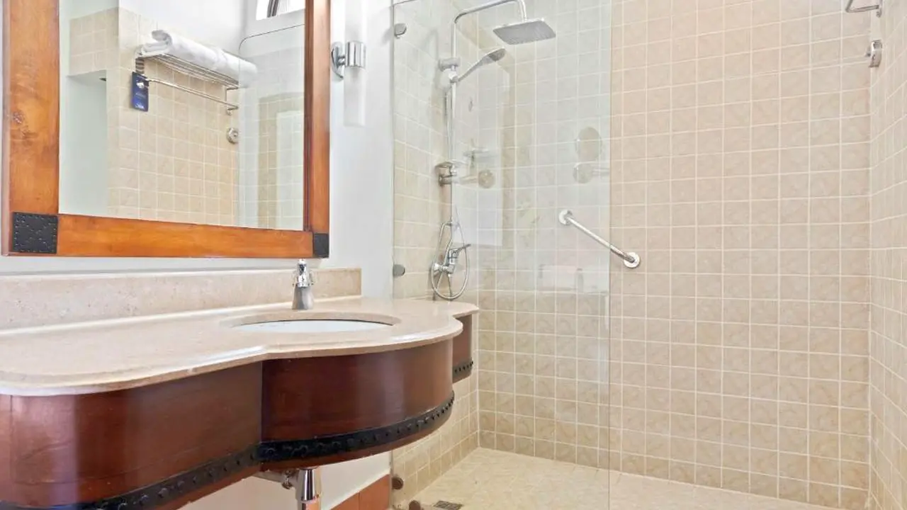 الفندق راديسون بلو - القصير